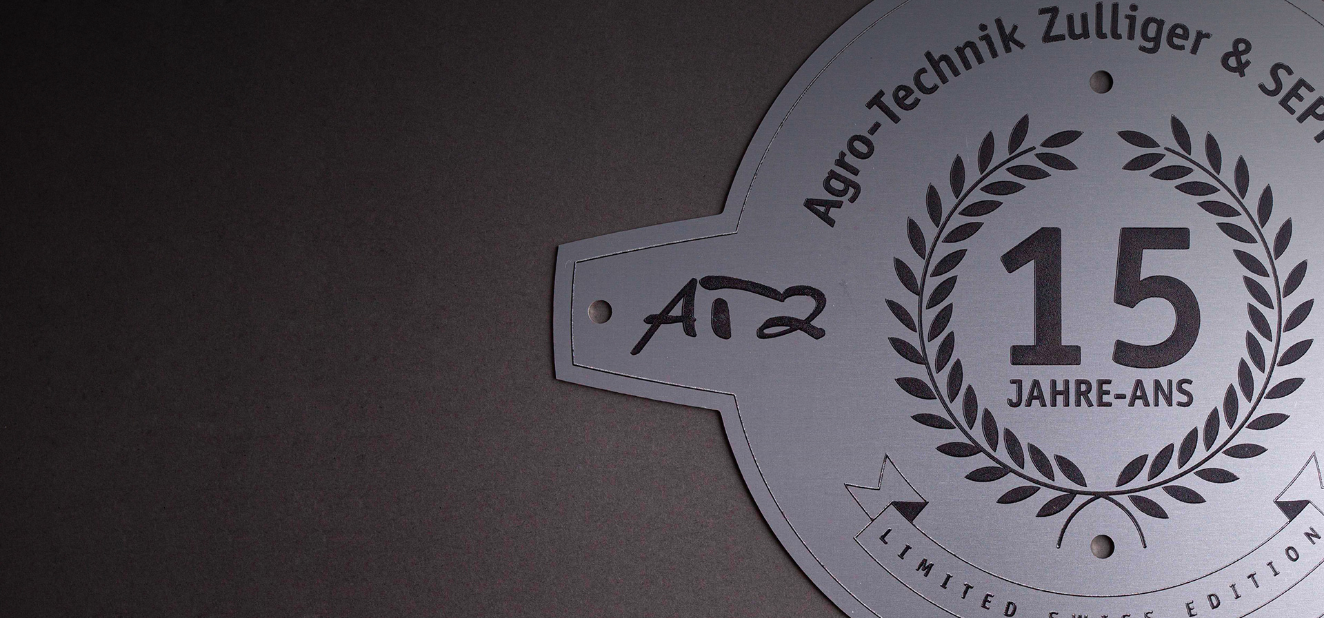 Battipenna Per Basso Fender P Bass - Alluminio Anodizzato Nero, 13 Fori - Foto 7